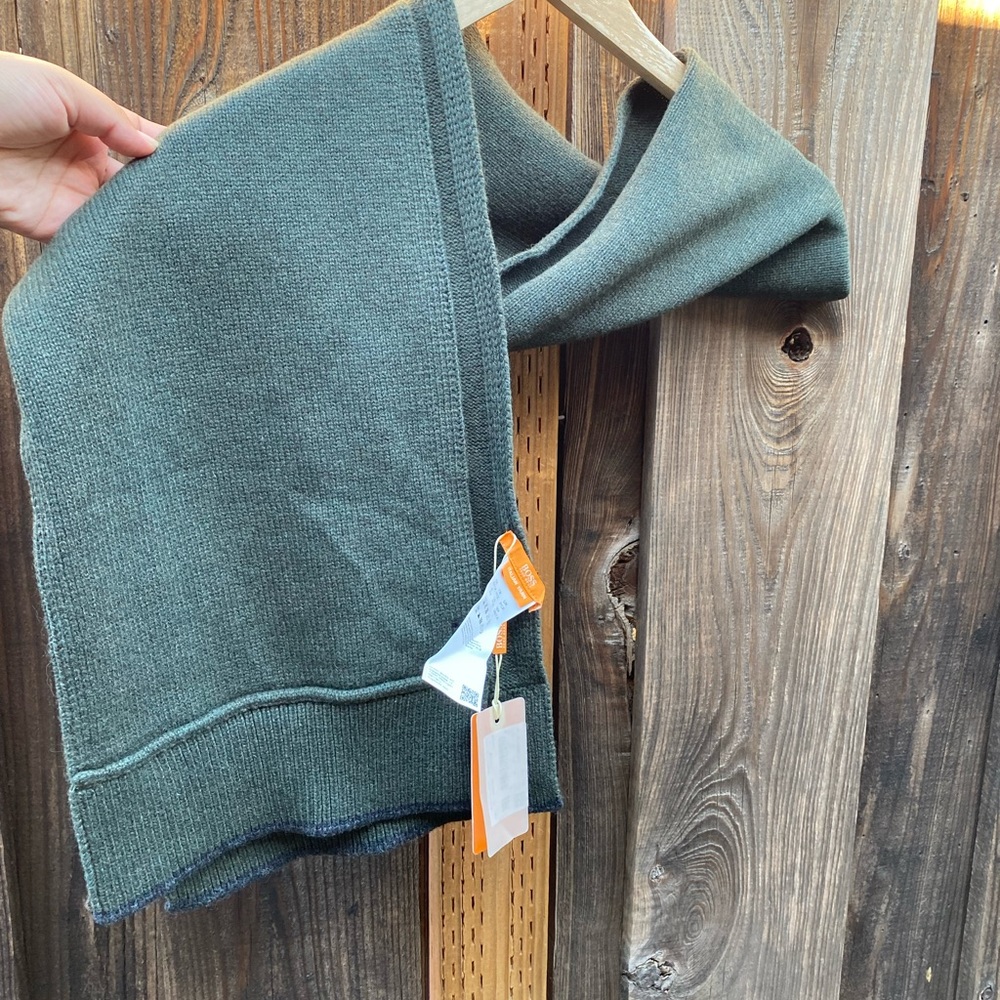 Men’s Hugo boss scarf